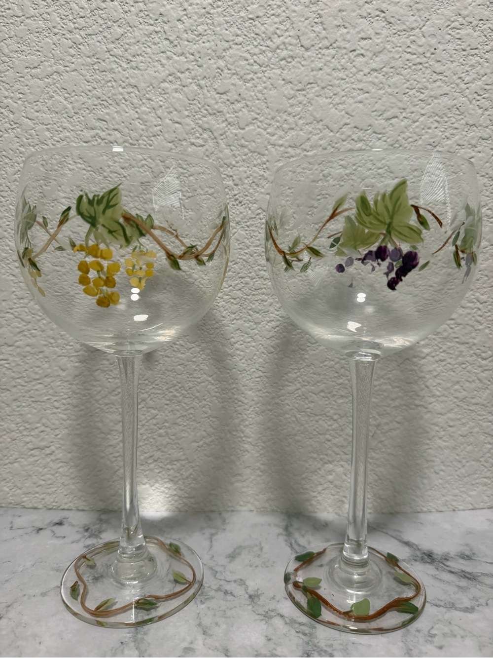 Block Basics Handpainted Etched Crystal  Mouth Blown Grape Vine Wine Goblet